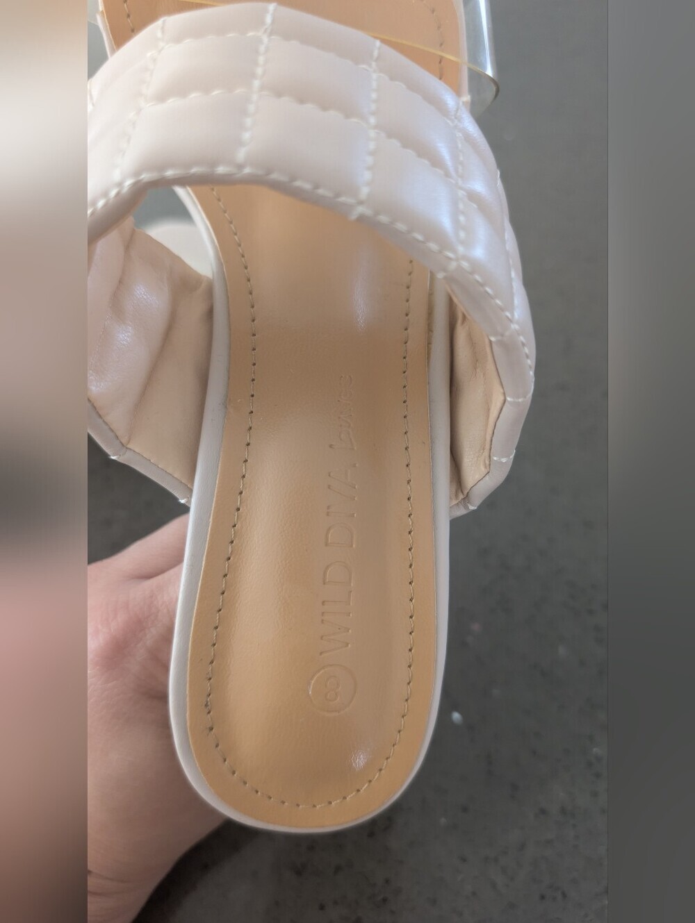 DIVA Lounge Womens Beige Off White Quilted Slide Sandals - Picture 8 of 9